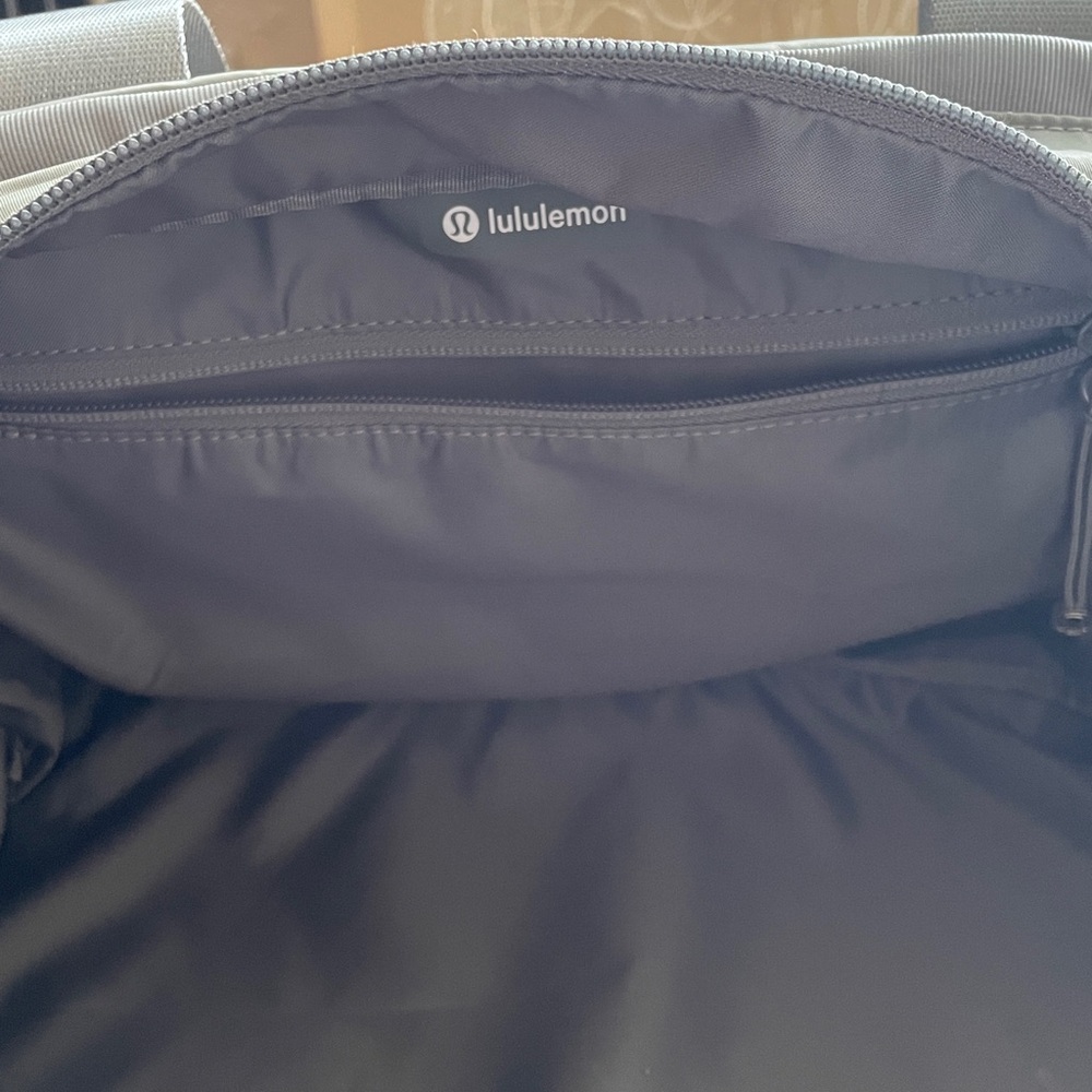 lululemon athletica Olive Green Duffel Bag - Picture 8 of 16